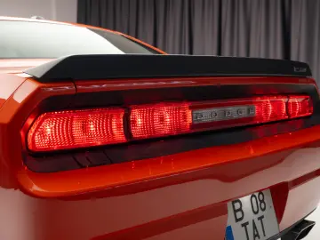 Dodge Challenger SRT-8