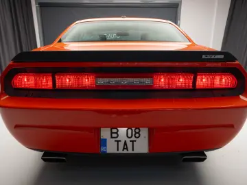 Dodge Challenger SRT-8
