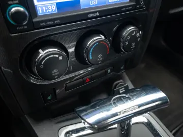 Dodge Challenger SRT-8