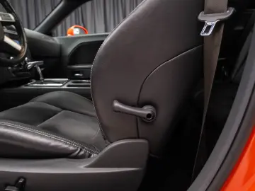 Dodge Challenger SRT-8