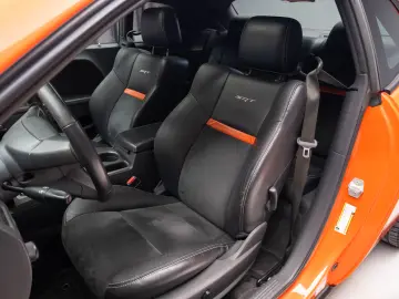 Dodge Challenger SRT-8