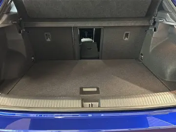 VW T-Roc R-Line 1.5 TSI 2xKlima ACC AUT Kam. KlimaA