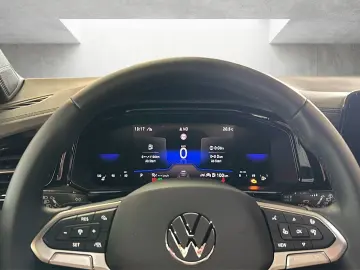 VW T-Roc R-Line 1.5 TSI 2xKlima ACC AUT Kam. KlimaA