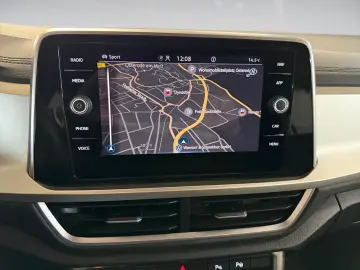 VW T-Roc 1.5 TSI Move DSG LED Navi ACC RFK 2xKlima