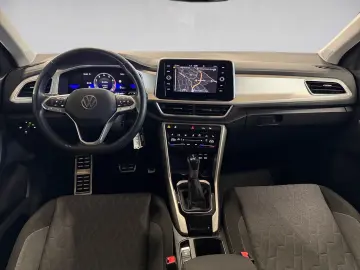 VW T-Roc 1.5 TSI Move DSG LED Navi ACC RFK 2xKlima