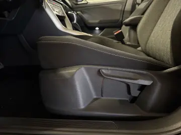 VW T-Roc 1.5 TSI Move DSG LED Navi ACC RFK 2xKlima