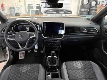 VW T-ROC R-Line TSI CarPlay Kamera ACC LED SHZ PDC