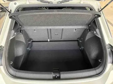 VW T-ROC R-Line TSI CarPlay Kamera ACC LED SHZ PDC