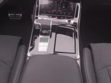 AUDI Q8 55 TFSI e quattro tiptronic  S line