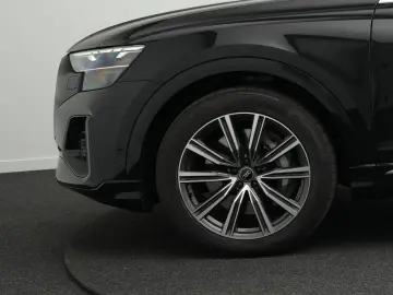 AUDI Q8 55 TFSI e quattro tiptronic  S line
