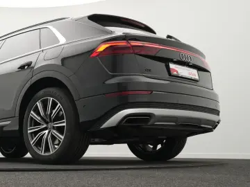 AUDI Q8 55 TFSI e quattro tiptronic  S line