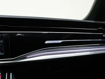 AUDI Q8 50 TDI QU S LINE BLACK MATRIX PANO