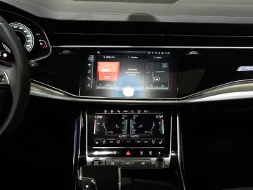 AUDI Q8 50 TDI QU S LINE BLACK MATRIX PANO