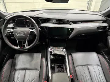 AUDI SQ8 Sportback e-tron