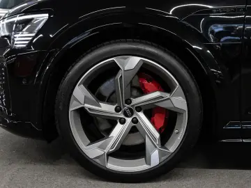 AUDI SQ8 Sportback e-tron 370 kW