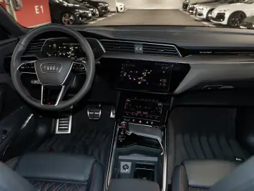 AUDI SQ8 Sportback e-tron 370 kW