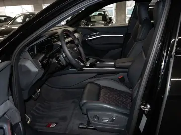 AUDI SQ8 Sportback e-tron 370 kW