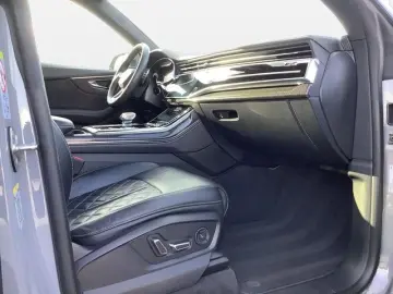 AUDI Q8 50TDI quattro Competition plus HD Matrix LED