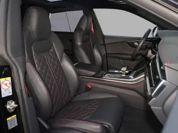 AUDI Q8 50 TDI quattro competition plus