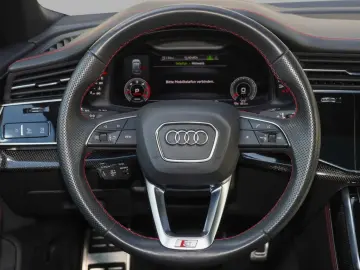 AUDI Q8 50 TDI quattro competition plus