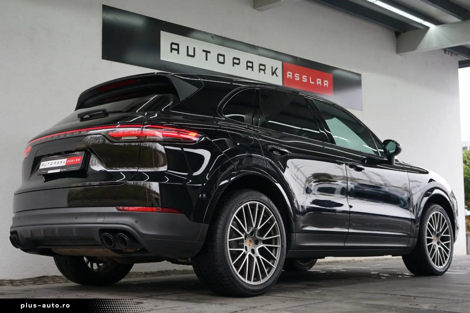 PORSCHE Cayenne Platinum Edition Pano Bose Keyless 21z