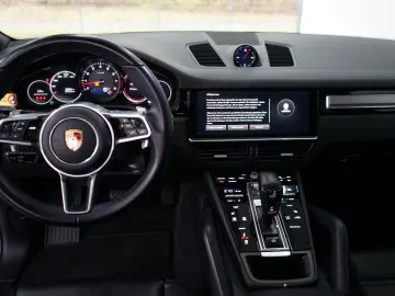 PORSCHE Cayenne Platinum Edition Pano Bose Keyless 21z