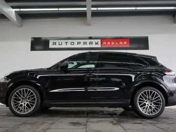 PORSCHE Cayenne Platinum Edition Pano Bose Keyless 21z