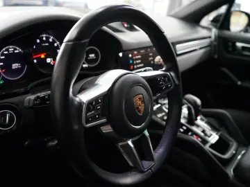 PORSCHE Cayenne Platinum Edition Pano Bose Keyless 21z