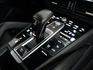 PORSCHE Cayenne Platinum Edition Pano Bose Keyless 21z