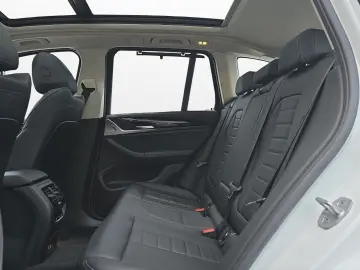 BMW X3 XDRIVE LASER HUD 61TKM PANORAMA KAMERA SHZ