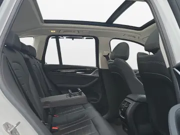 BMW X3 XDRIVE LASER HUD 61TKM PANORAMA KAMERA SHZ