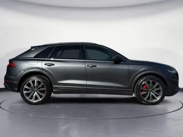 AUDI Q8 50 TDI competition edition plus HD-MATRIX CAR