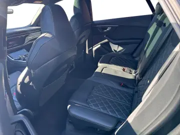 AUDI Q8 50 TDI competition edition plus HD-MATRIX CAR