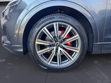 AUDI Q8 50 TDI competition edition plus HD-MATRIX CAR