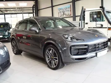 PORSCHE Cayenne Turbo