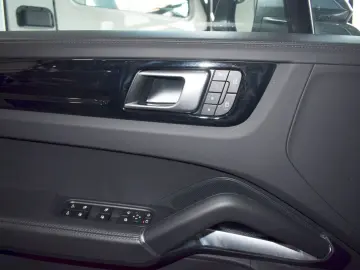 PORSCHE Cayenne Turbo