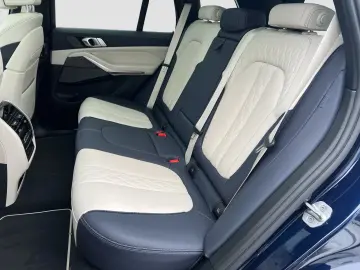 BMW X5 xDrive 40d    M-Sport SkyLounge TV  Laser AHK