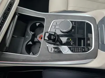 BMW X5 xDrive 40d    M-Sport SkyLounge TV  Laser AHK