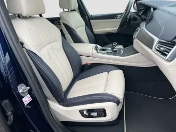BMW X5 xDrive 40d    M-Sport SkyLounge TV  Laser AHK