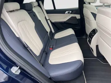 BMW X5 xDrive 40d    M-Sport SkyLounge TV  Laser AHK