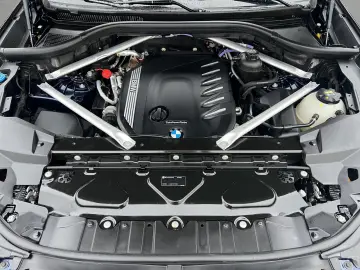 BMW X5 xDrive 40d    M-Sport SkyLounge TV  Laser AHK