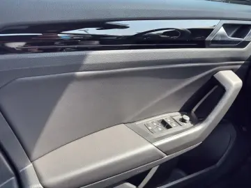 VW T-Roc 2.0 TSI R 4Motion DSG Pano Navi LED ACC