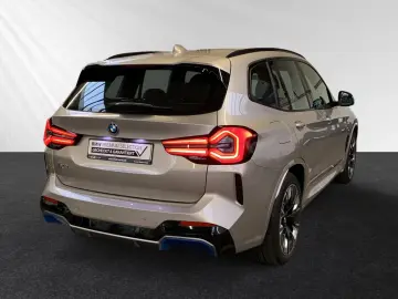 BMW iX3 Impressive Harman Kardon Head-Up