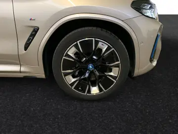 BMW iX3 Impressive Harman Kardon Head-Up