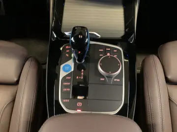 BMW iX3 Impressive Harman Kardon Head-Up