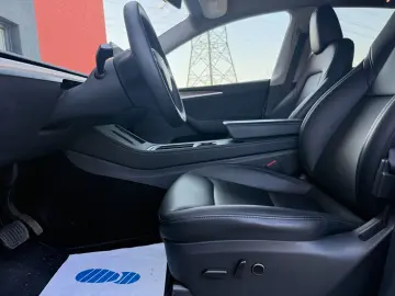 TESLA Model Y Long Range Dual AWD   Garantie von Tesla