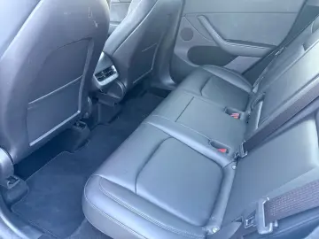 TESLA Model Y Long Range Dual AWD   Garantie von Tesla