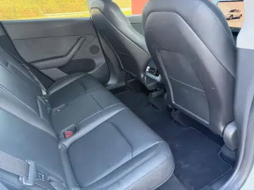 TESLA Model Y Long Range Dual AWD   Garantie von Tesla