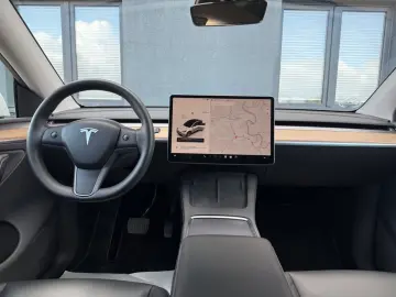 TESLA Model Y   Long Range AWD   NEU TüV    SOH 93%