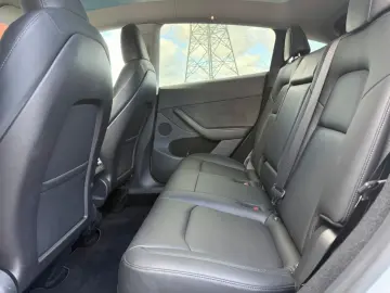 TESLA Model Y   Long Range AWD   NEU TüV    SOH 93%